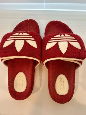 Gucci x Adidas Maple Red Terry Cloth Slides. 
size 11